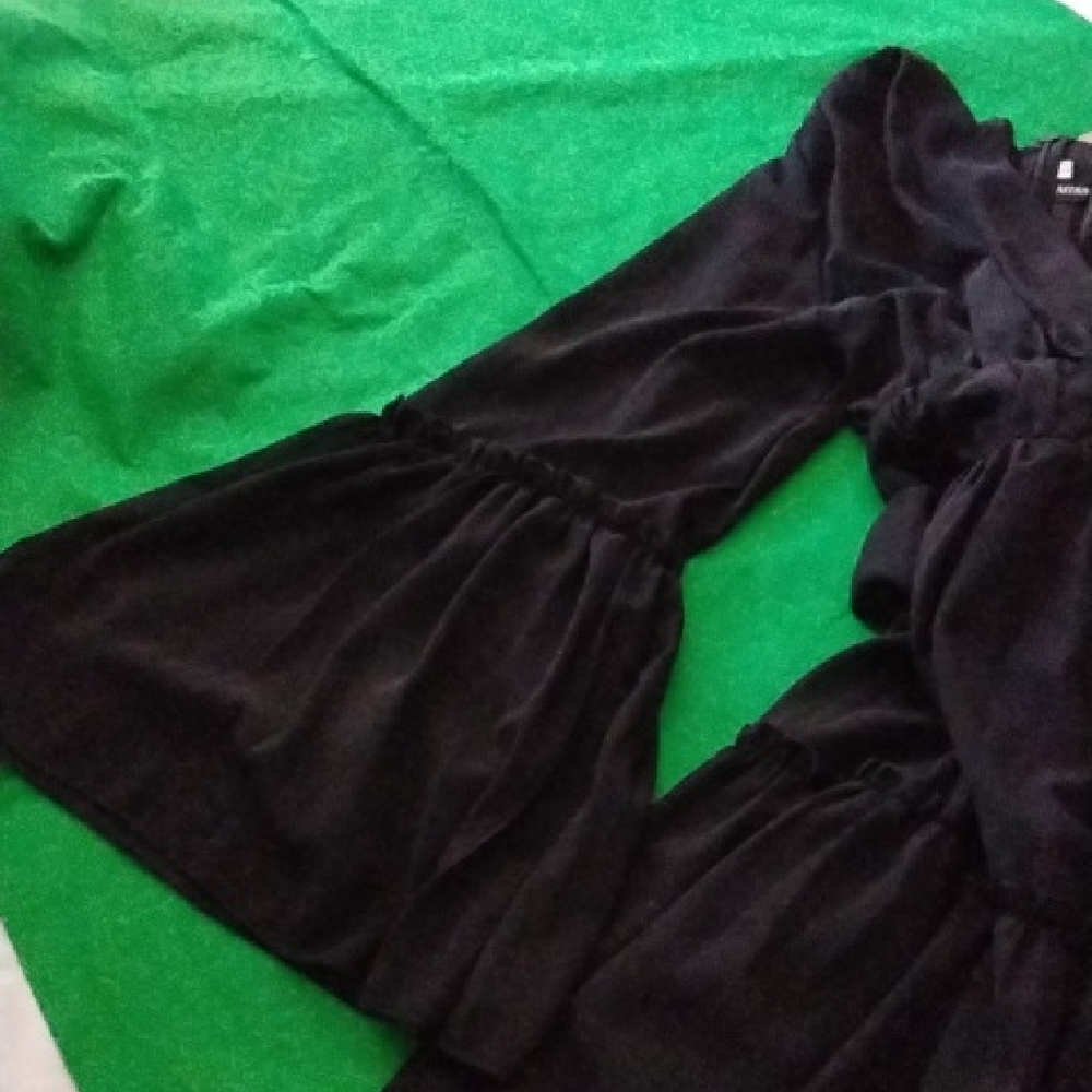 Chic Black Long Sleeve Dress - Picture 4 of 8